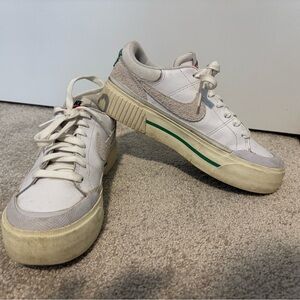 Nike Court Legacy Lift Sneaker